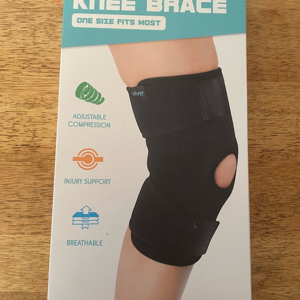Vive Black Knee Brace
